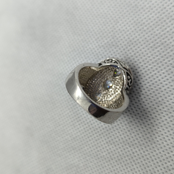 Ring 💍 - Picture 6 of 7